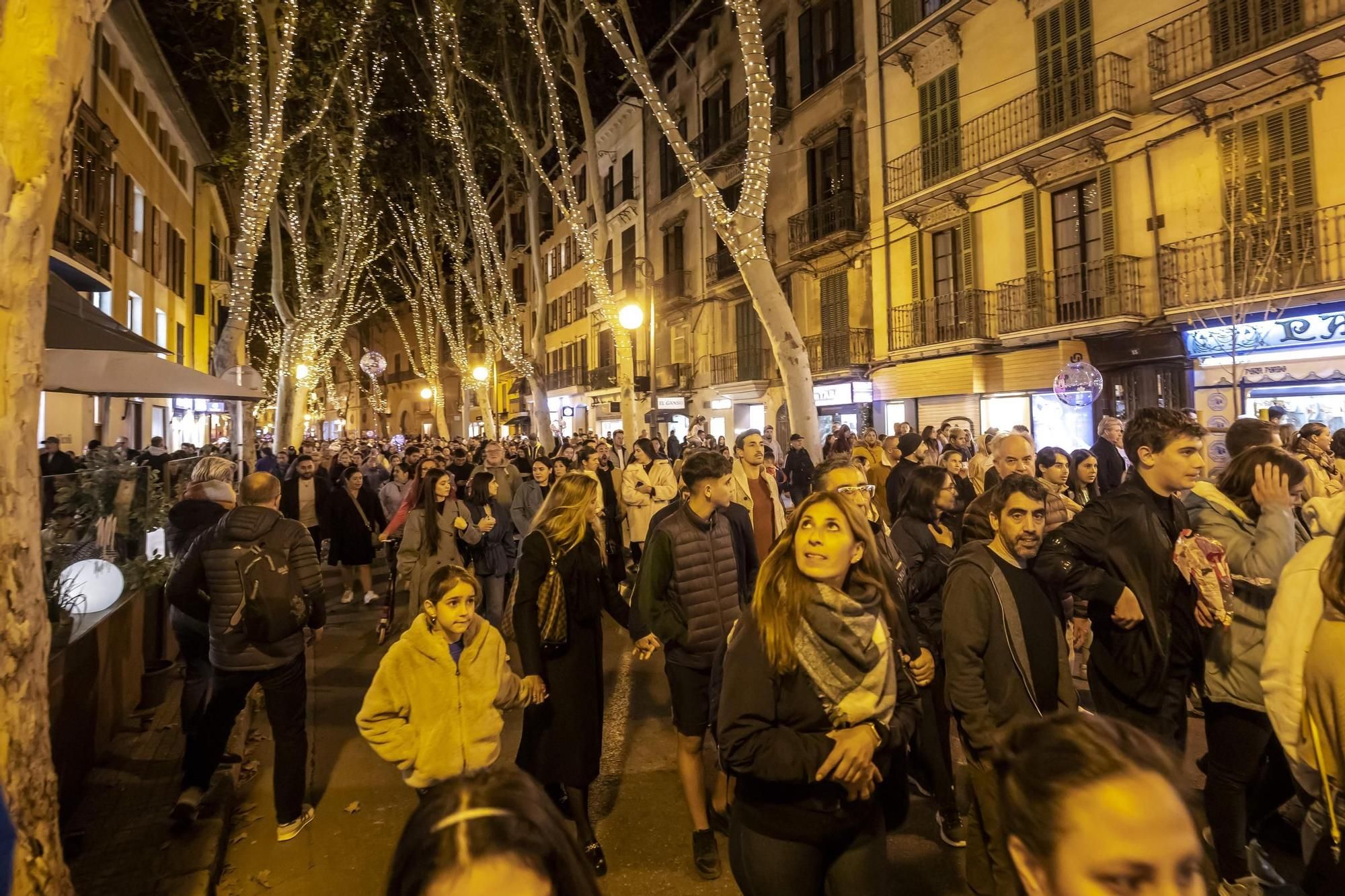 So erlebten die Menschen auf Mallorca das Einschalten der Weihnachtsbeleuchtung in Palma