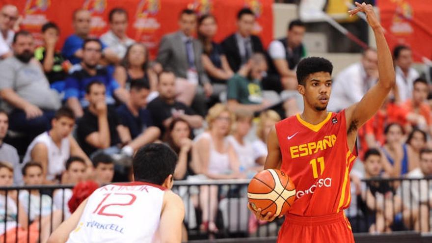 El grancanario Acoydan McCarthy, ayer, durante el duelo contra Turquía.