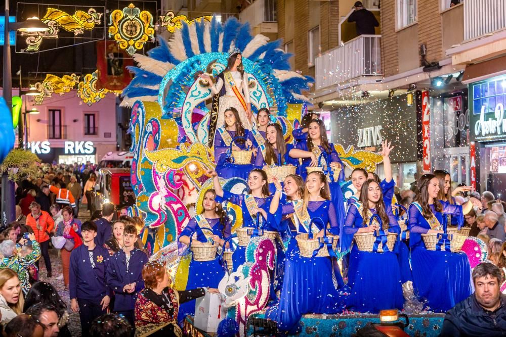 Desfile de carrozas de las fiestas de Benidorm