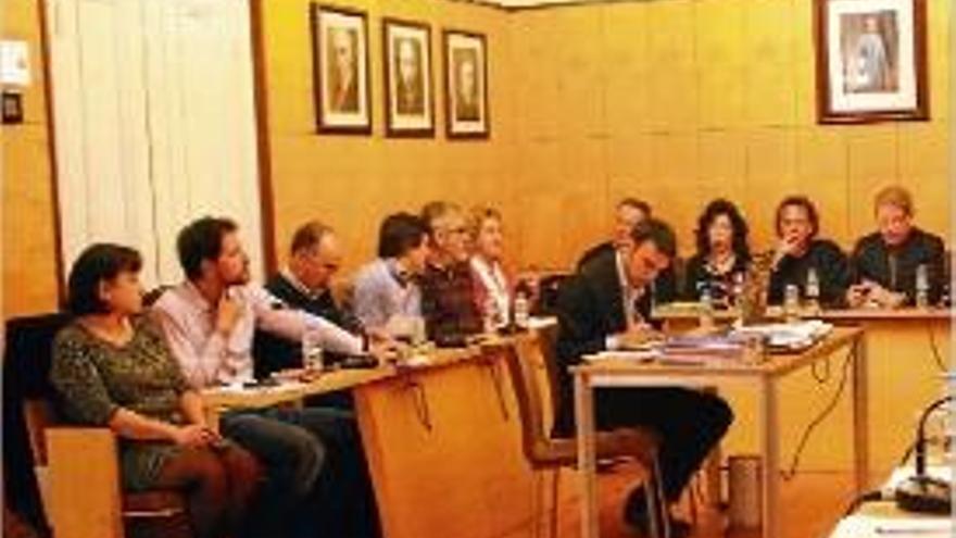 Els regidors absents podran votar cada punt del ple i intervenir.