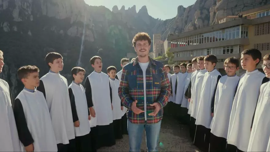 L'Escolania de Montserrat i Miki Núñez s'uneixen al disc de La Marató