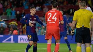 Deulofeu fue cambiado al descanso por la expulsión de Piqué