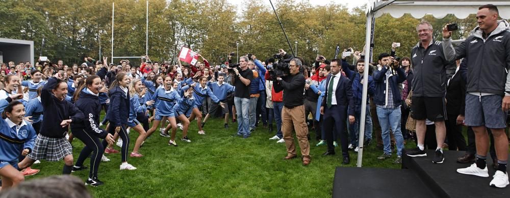 Los All Blacks dirigen un entrenamiento con alumnos en Gijón