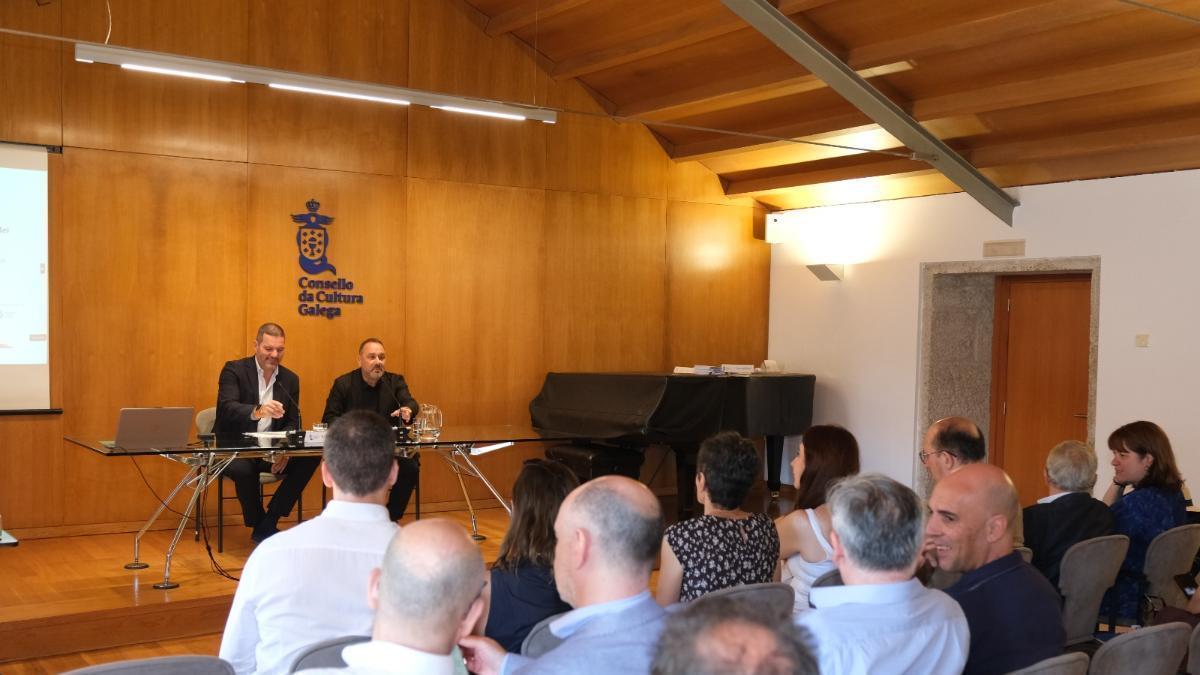El conselleiro de Cultura, José Campos, primero por la izquierda