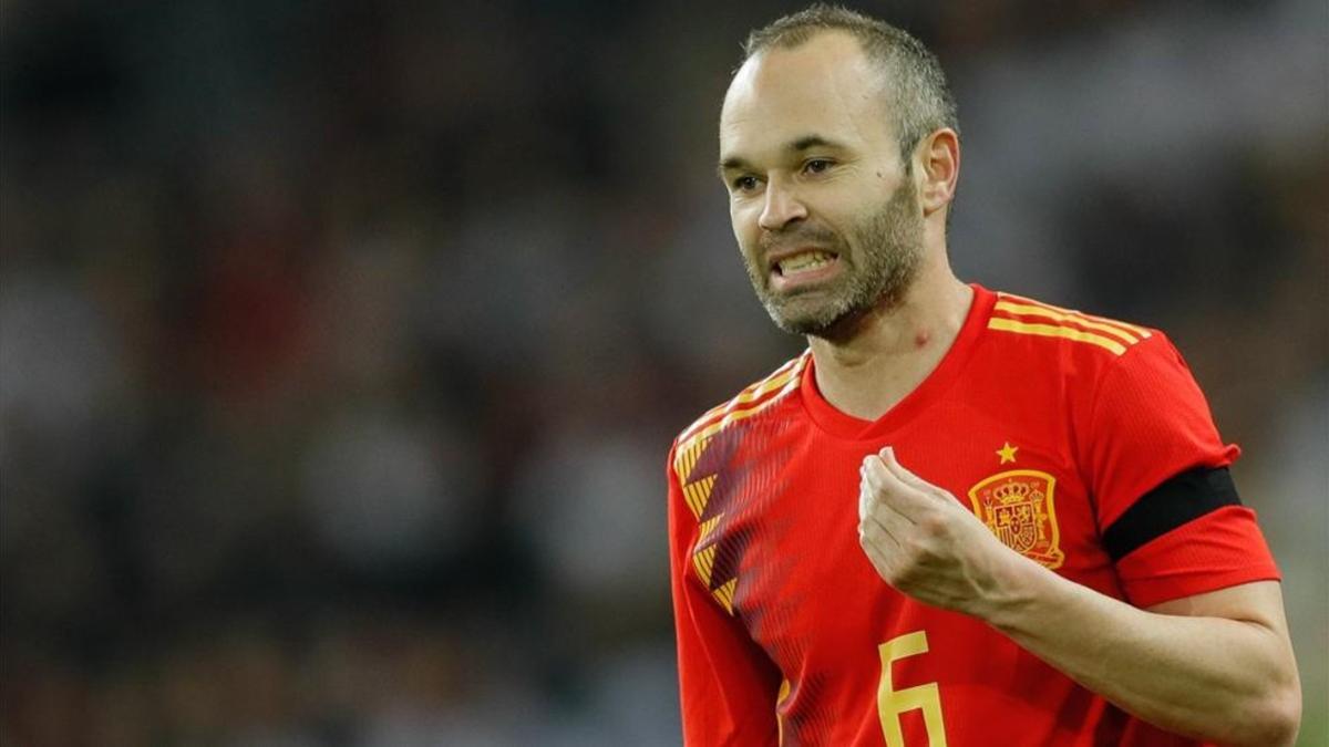 Iniesta liderará a España frente a la selección argentina