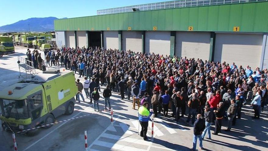 Trabajadores de Limasa en la asamblea que celebraron este pasado domingo.