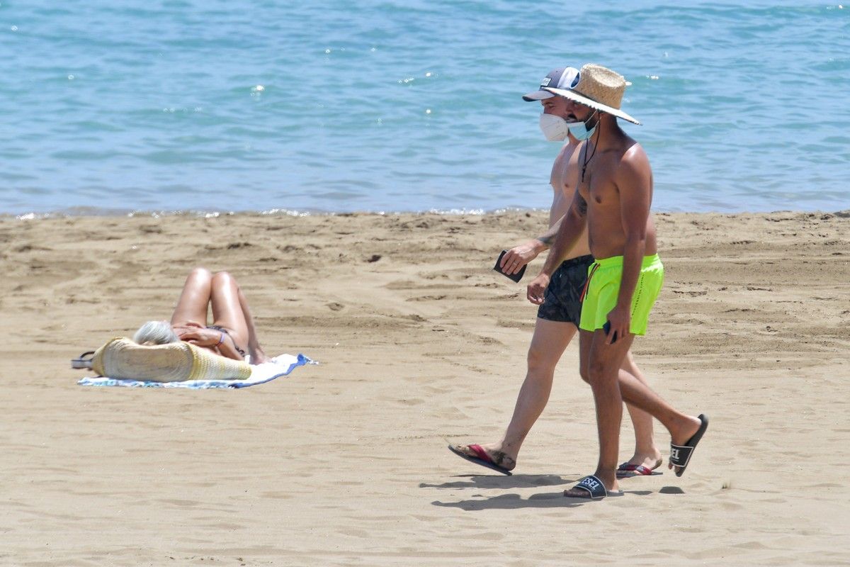 Un sábado de playa en Las Alcaravaneras (21/08/21)