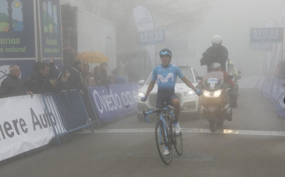 Segunda etapa de la Vuelta a Asturias entre Ribera de Arriba y el Alto del Acebo.