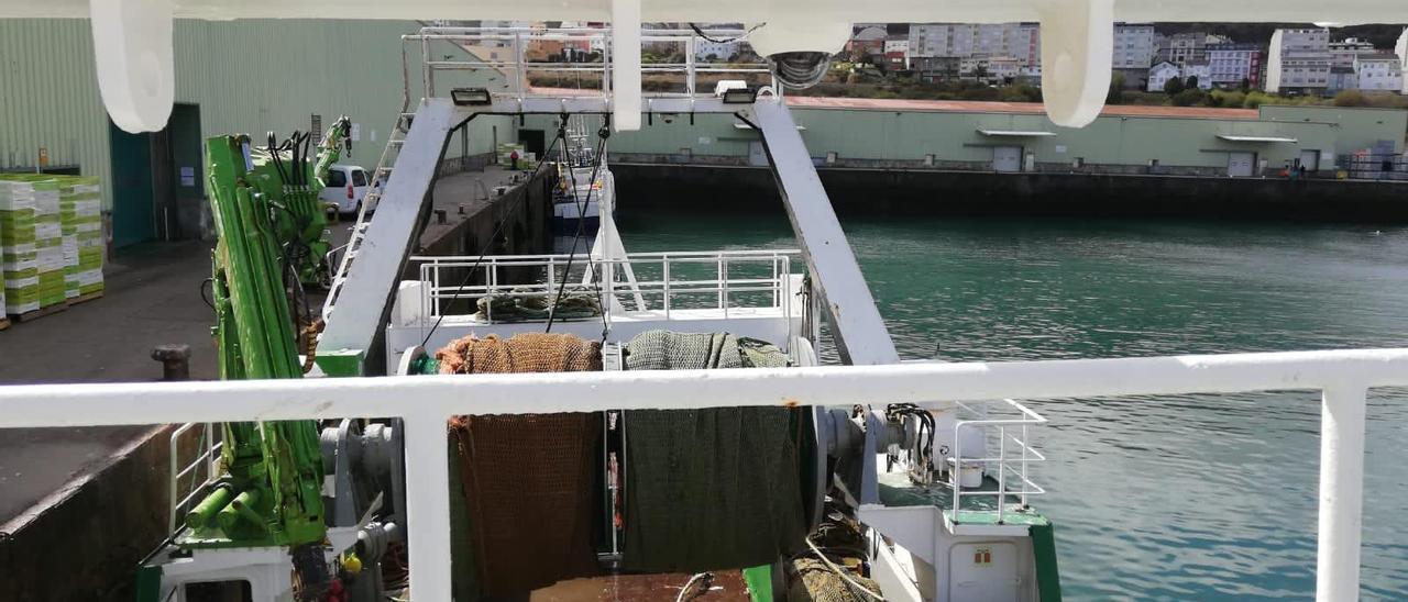 Cámaras a bordo de un arrastrero de litoral, en Marín.