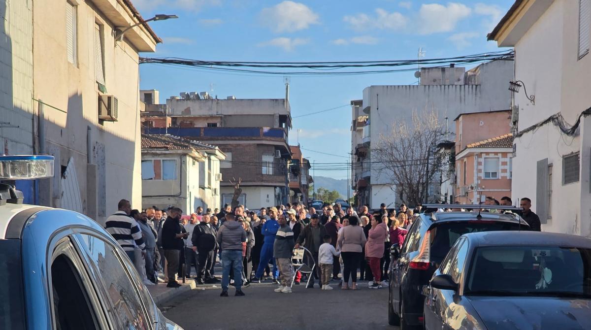 La Policía Nacional tomaba hace unos días el barrio de San José Obrero, en Alcantarilla, donde alrededor de 150 personas, armadas con palos, amenazaban con agredir a sus rivales.