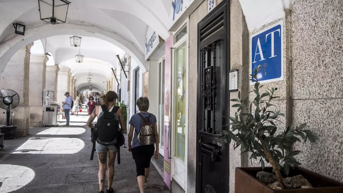 Extremadura no frenará los apartamentos turísticos: «no influyen en los ciudadanos»