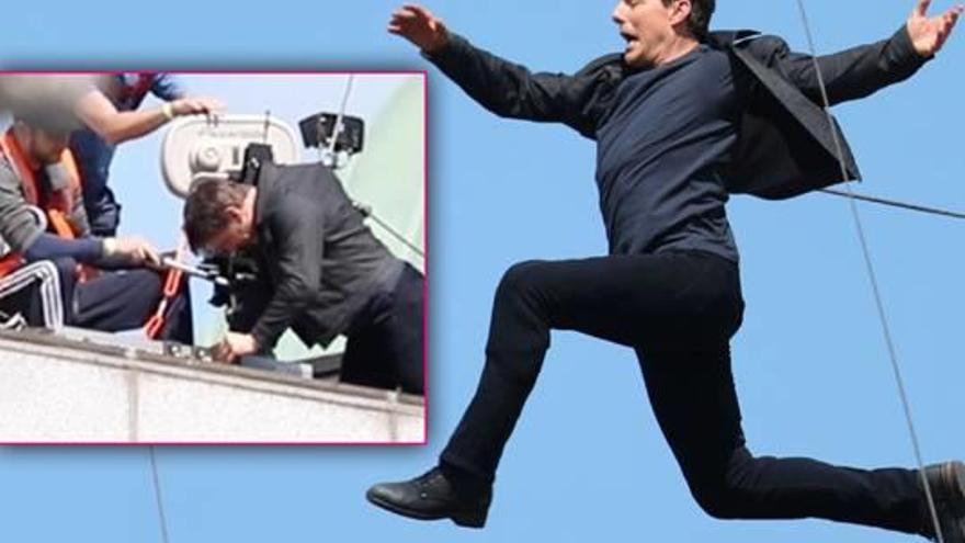 El salto de Tom Cruise y, en detalle, momento en el que es atendido.