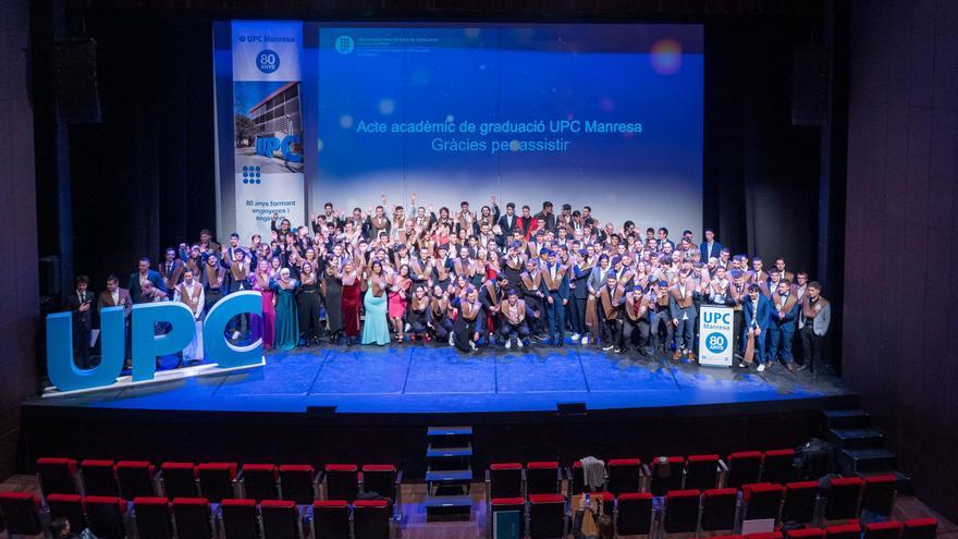 Ser generosos i creatius, la darrera lliçó als graduats de la UPC a Manresa