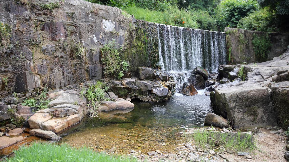 El río Lagares a su paso por Lavadores.