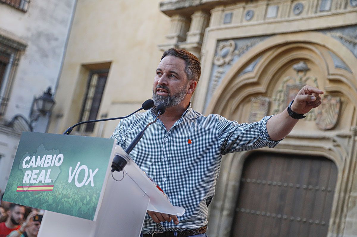 En imágenes el mitin de Vox en Córdoba con Abascal y Olona