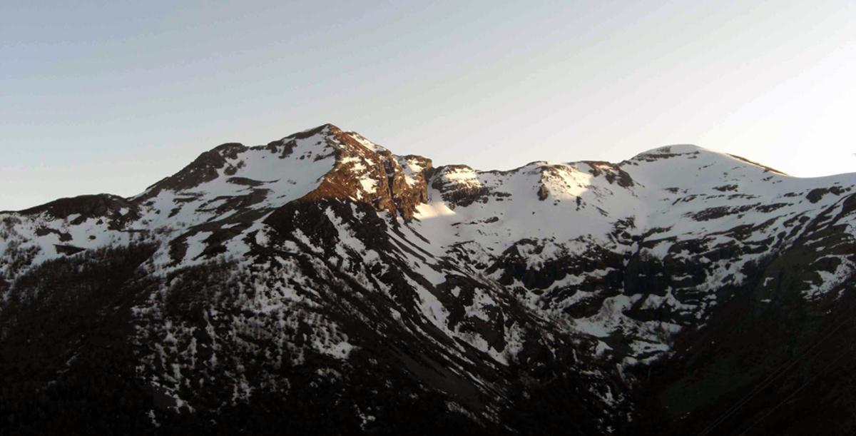 Las cimas del pico Mustallar