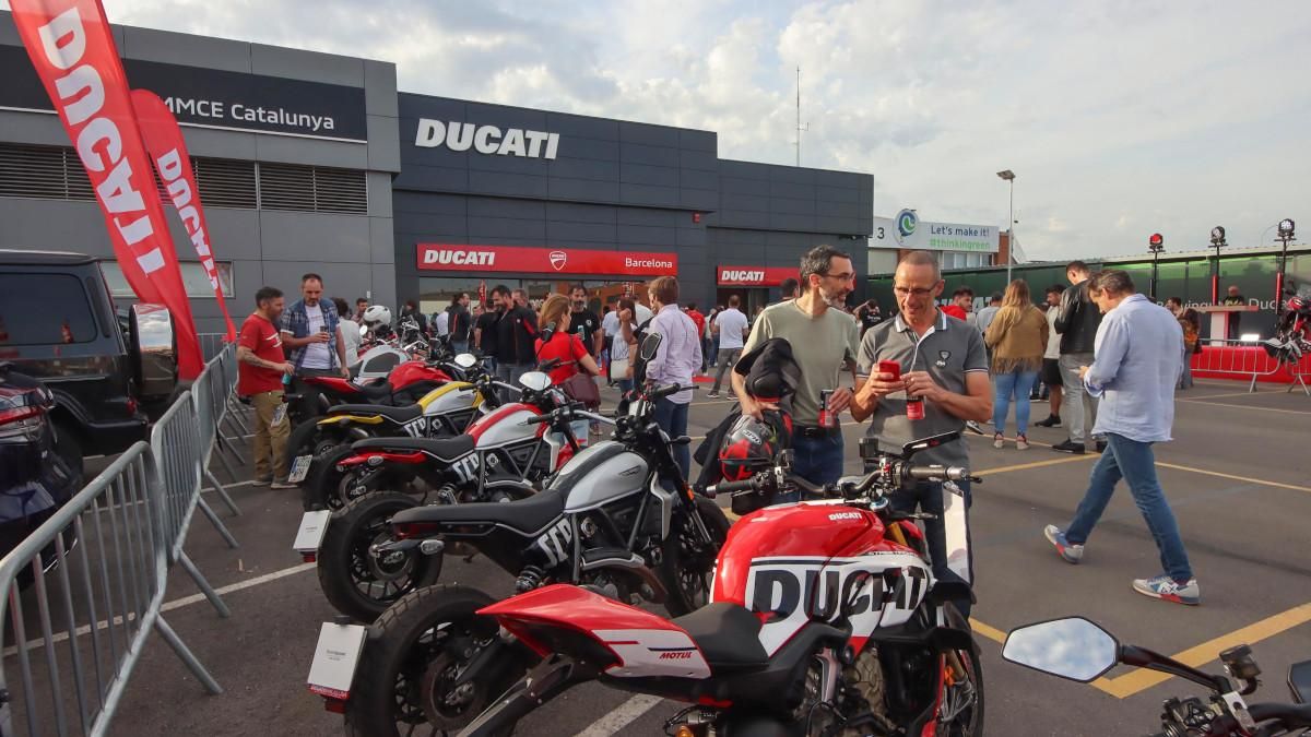 Marc Márquez fue el padrino de excepción en la apertura del nuevo concesionario Ducati en Barcelona