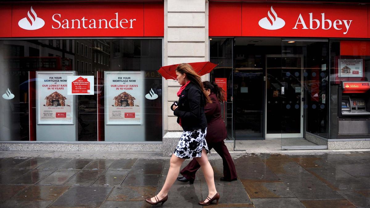 Oficina del Banco Santander en el centro de Londres (2021)