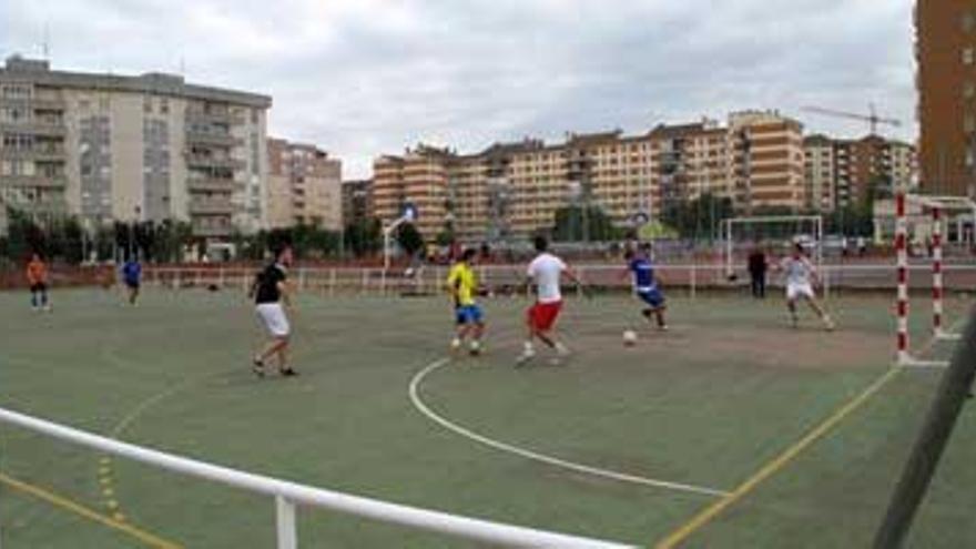 La Junta rechaza el suelo para las pistas deportivas de Suerte de Saavedra y Llera