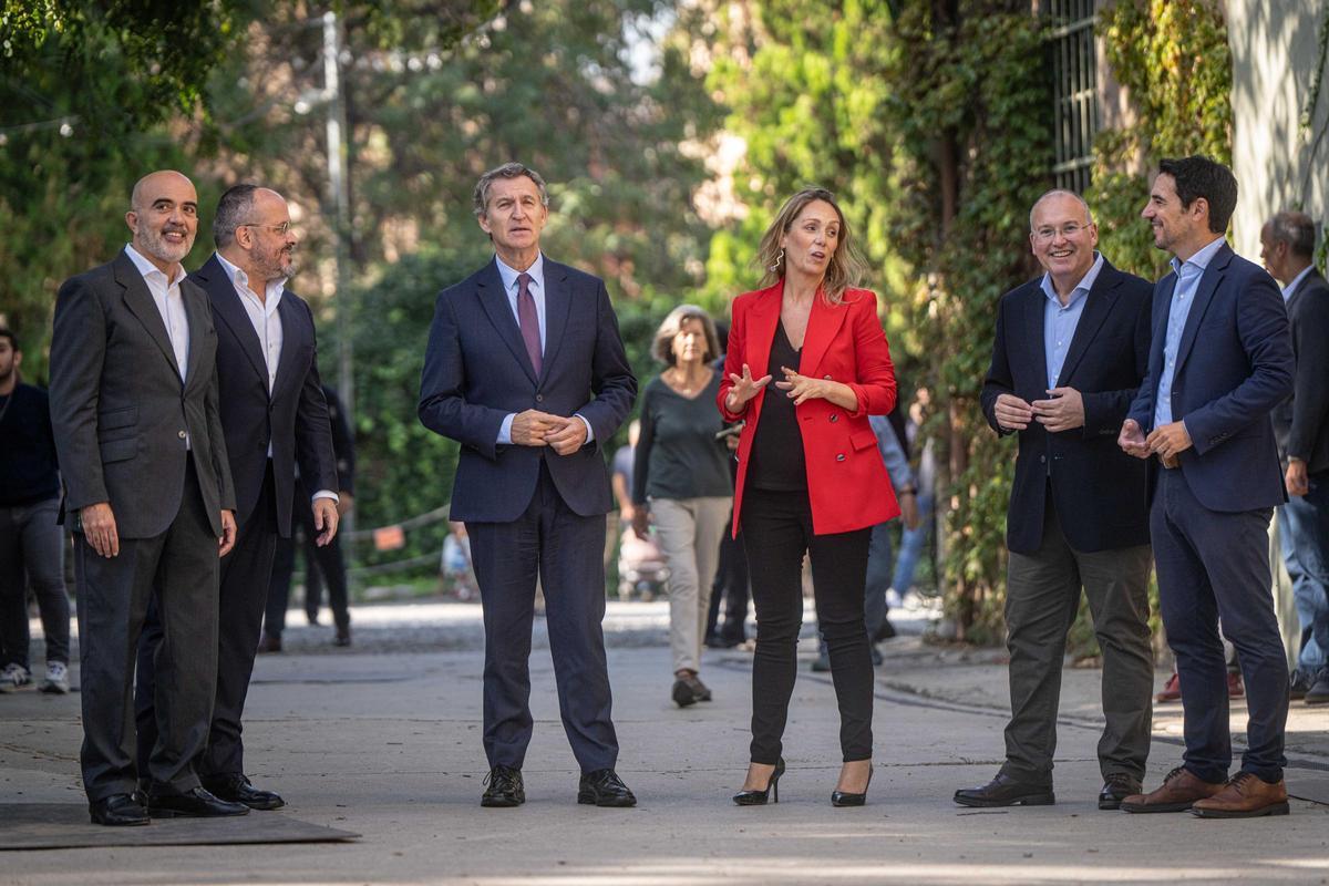 Alberto Núñez Feijóo presenta el plan de inmigración en Barcelona