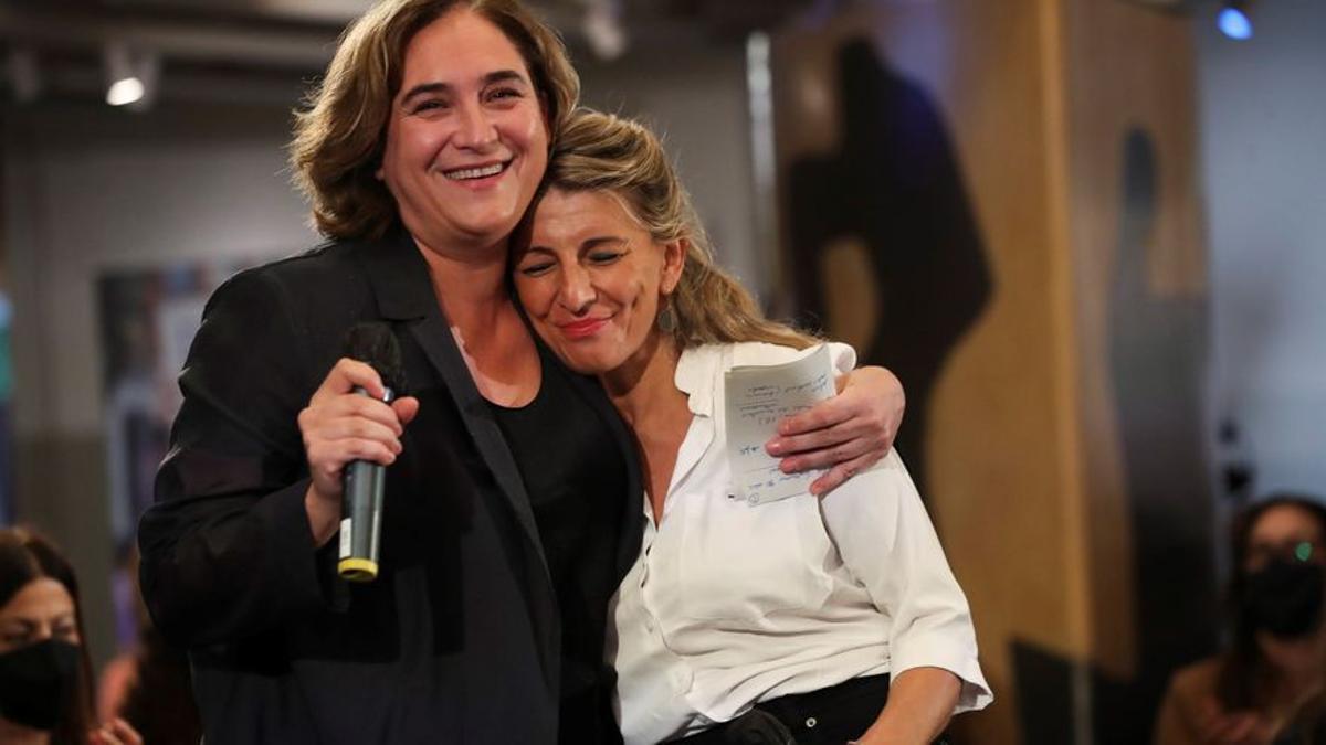 Yolanda Díaz y Ada Colau, juntas en un acto sobre feminismo el pasado 1 de octubre en Madrid.