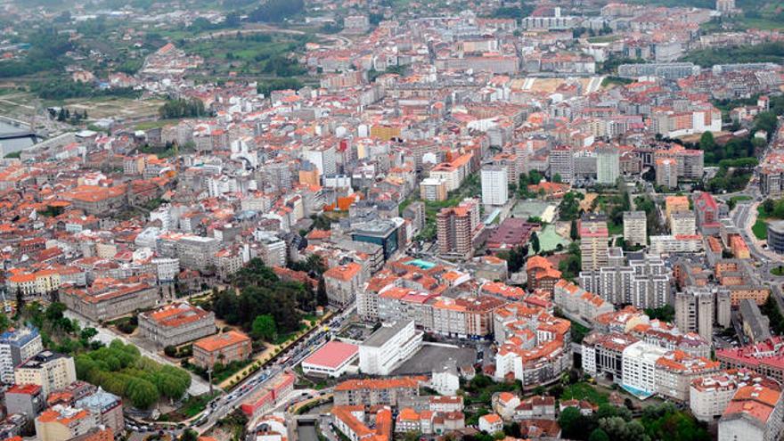 Vista aérea del casco urbano de Pontevedra // Rafa Vázquez