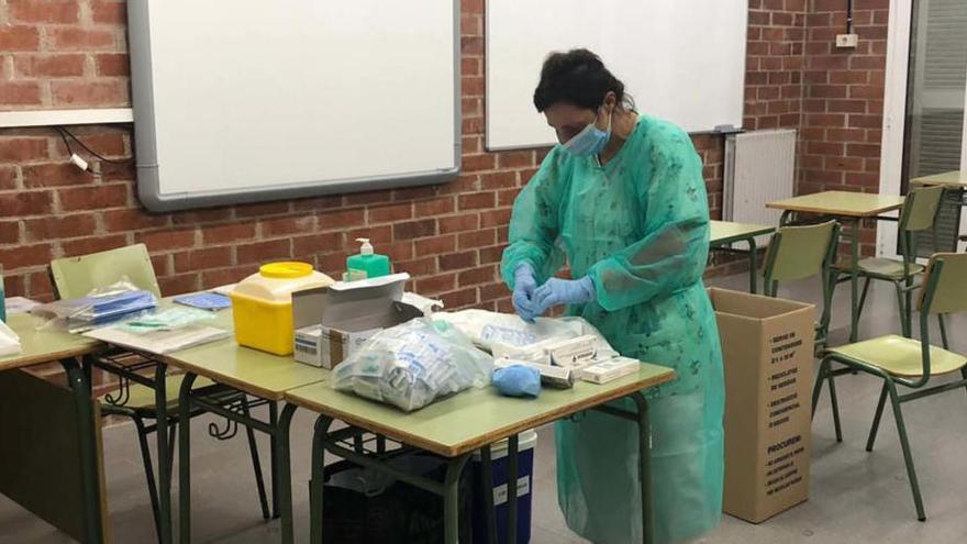 Foto d&#039;arxiu de les proves PCR fetes a l&#039;institut Pere Fontdevila de Gironella