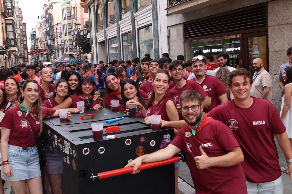 Las peñas no saben de calor y celebran a San Pedro Las peñas no saben de calor y celebran a San Pedro