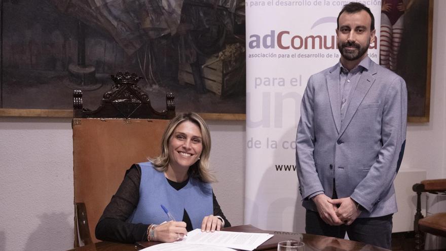 Archivo - Firma de la adhesión