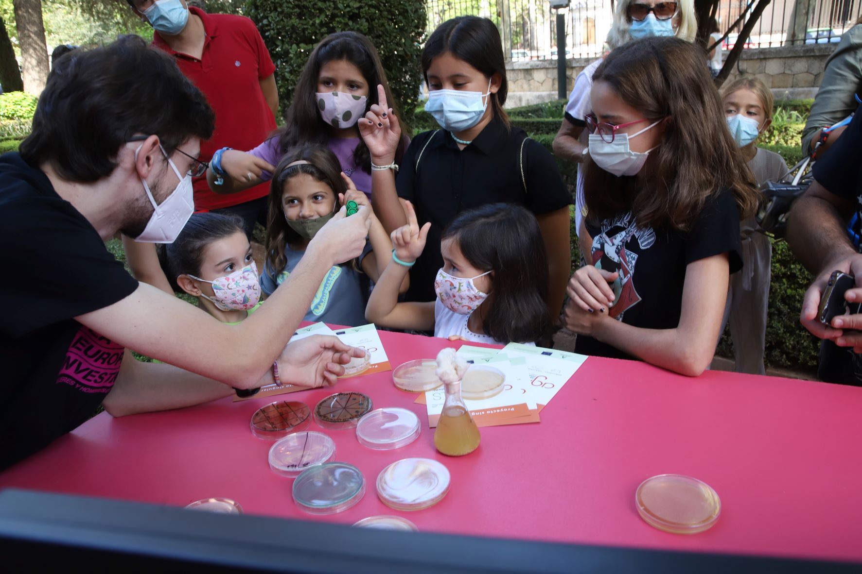 La ciencia se convierte en una fiesta infantil durante a Feria de los Ingenios