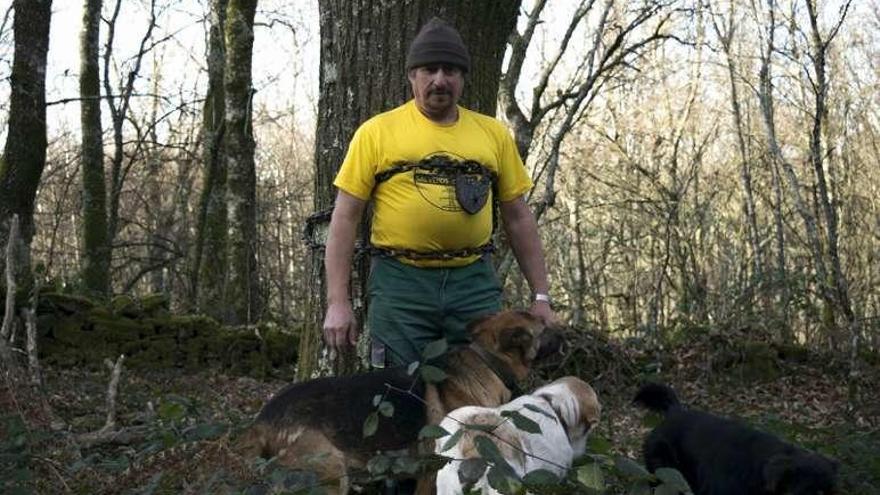 Pepe y sus perros en la Fraga de Casas Vellas.