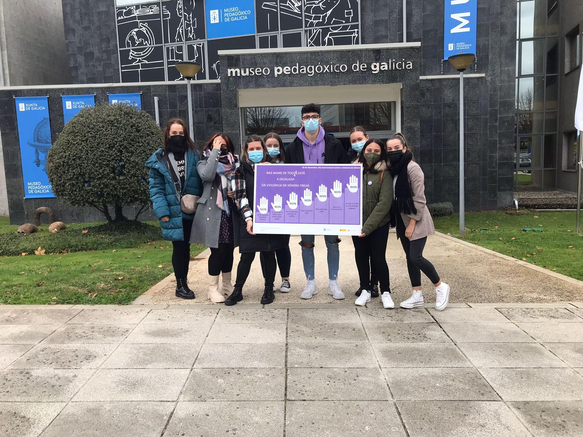 25N: Galicia salió a la calle vestida de morado