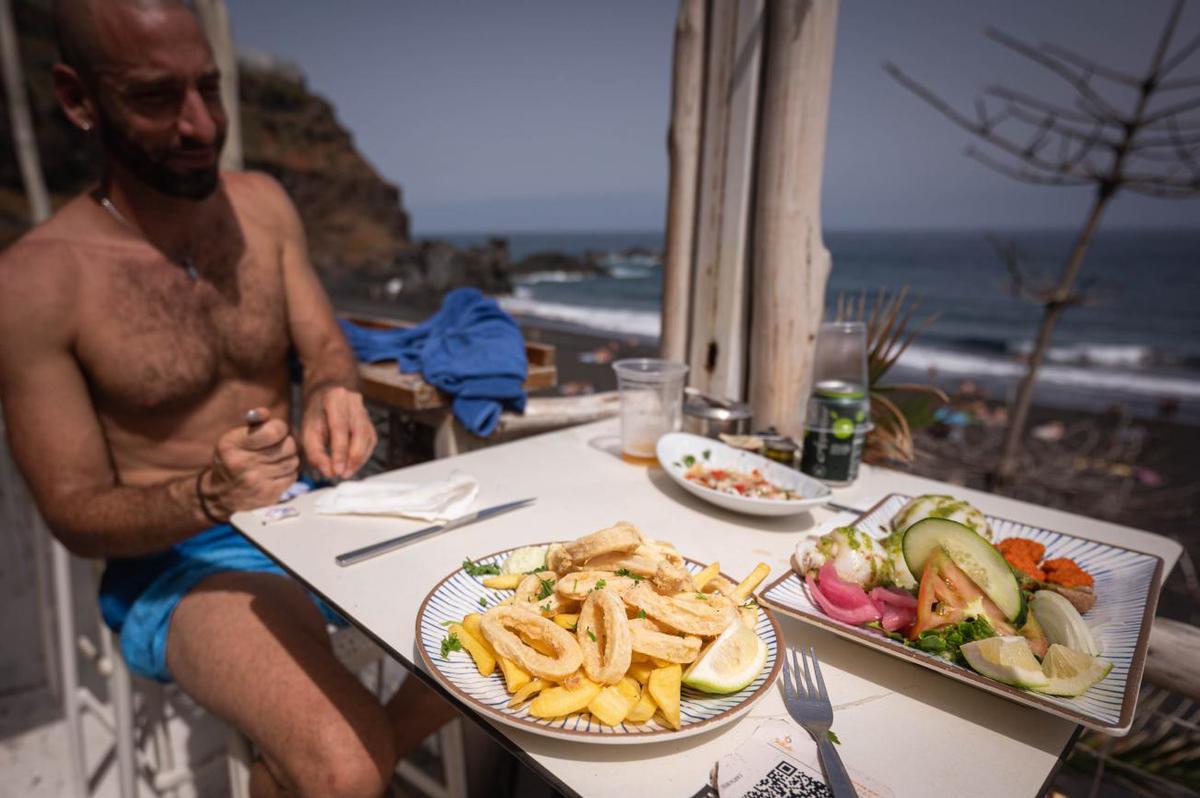 El chiringuito de la playa de El Bollullo