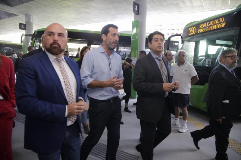 El presidente del Cabildo de Tenerife, Pedro Martín, y el director insular de Movilidad, José Alberto León, asisten a la inauguración de la estación de guaguas de Puerto de la Cruz | 22/11/2019 | Fotógrafo: Delia Padrón