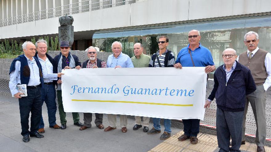 Miembros de La Solana, ayer en el Cabildo de Gran Canaria.
