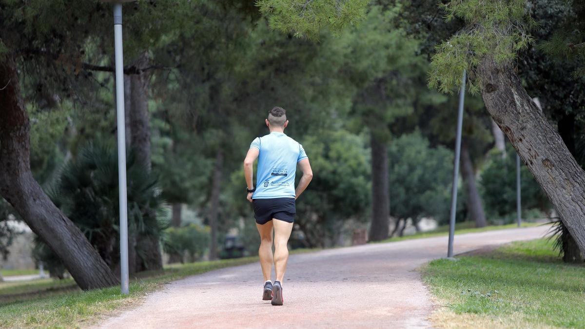 Las imágenes del primer día que la mascarilla es obligada para hacer deporte