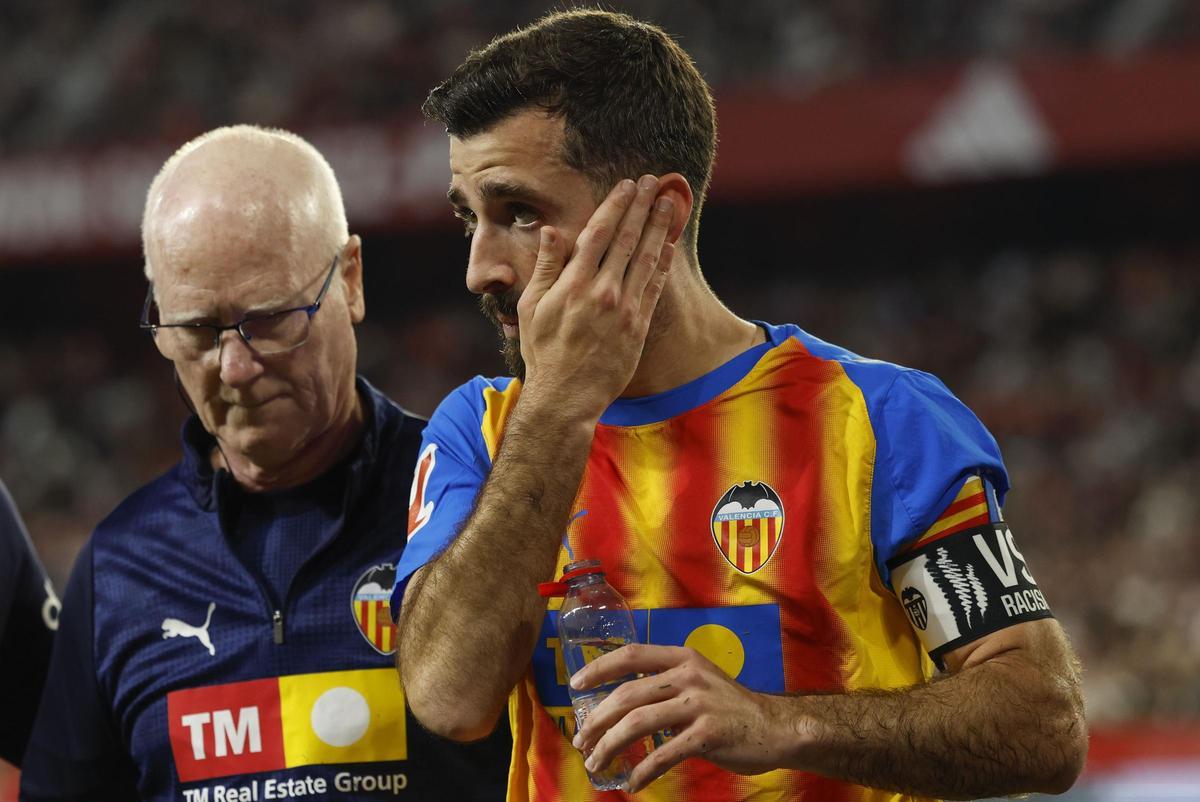 Gayà no tendrá que pasar por el quirófano y jugará con máscara protectora