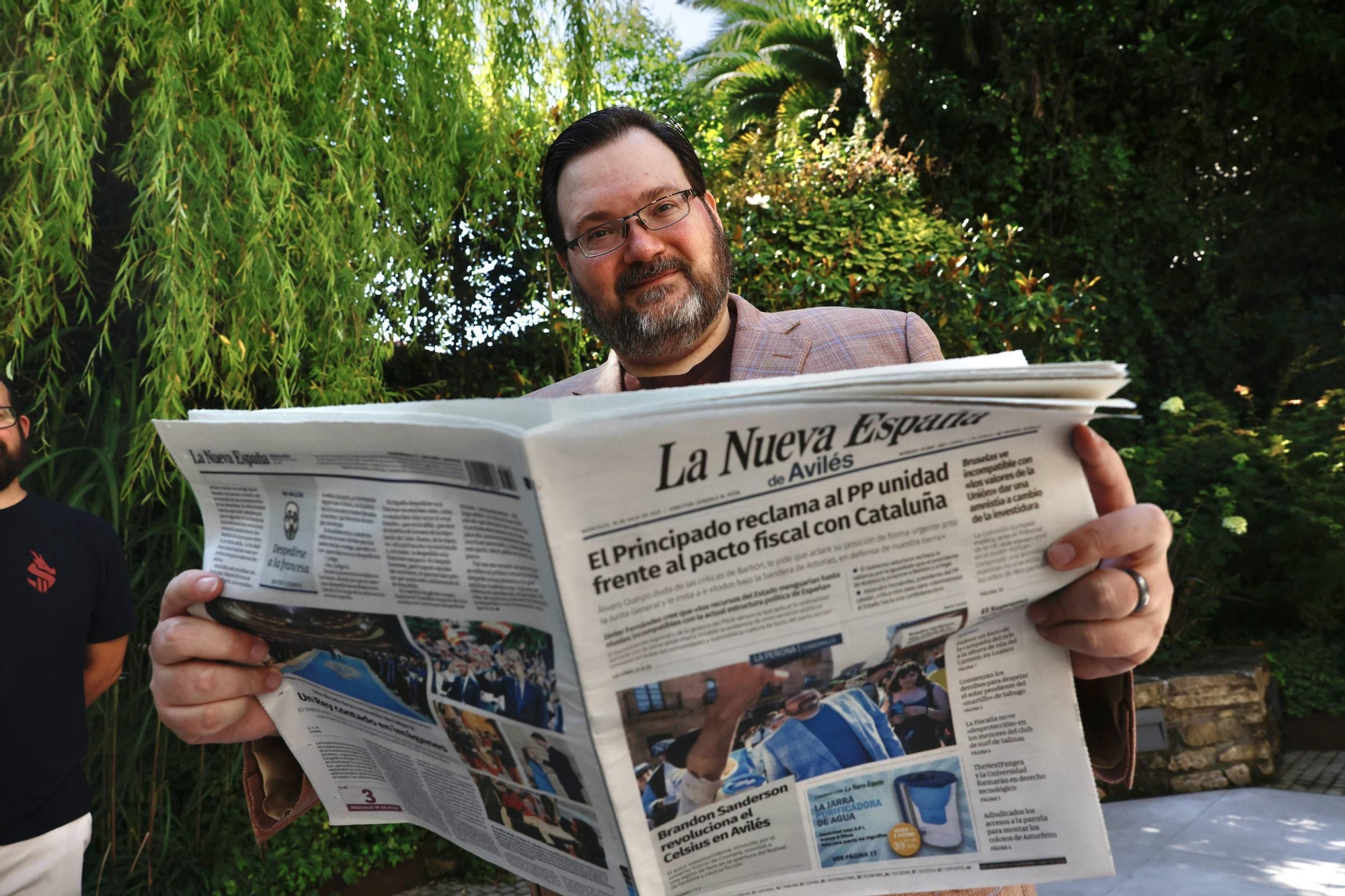 EN IMÁGENES: Brandon Sanderson desata la locura en su segundo día en Avilés