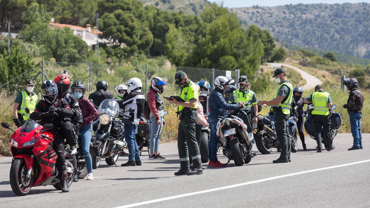 Un control de la Guardia Civil en La Carrasqueta