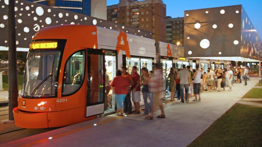 El Tramnochador, el servicio nocturno del TRAM, continúa hasta el 26 de agosto