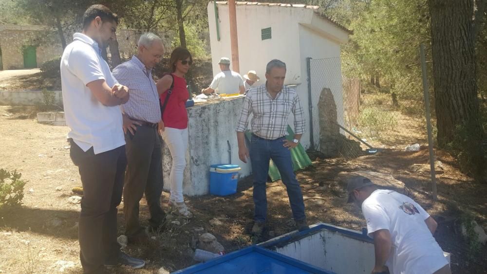 Pedro Sánchez concluye su jornada de campaña en Málaga con un mitin en la Facultad de Derecho de la universidad malagueña.