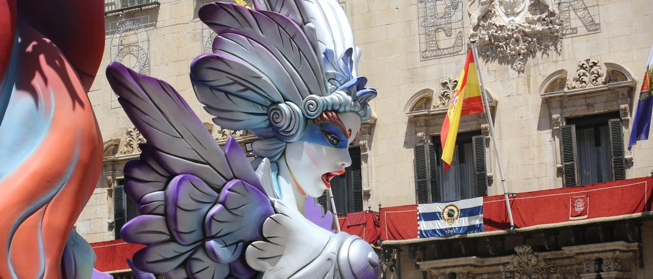 Detalle de la Hoguera Oficial de Alicante de 2019