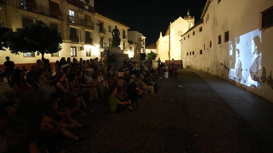 Córdoba vuelve a sacar las sillas a la calle por sus cines de verano: 'Metrópolis' o 'El acorazado Potemkin' en Santa Marina