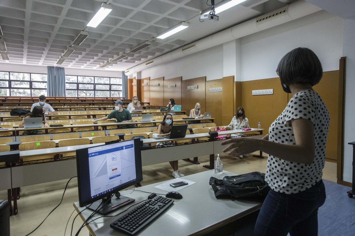 Clase en la Universidad de Alicante