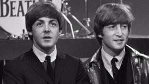 Paul McCartney y John Lennon.