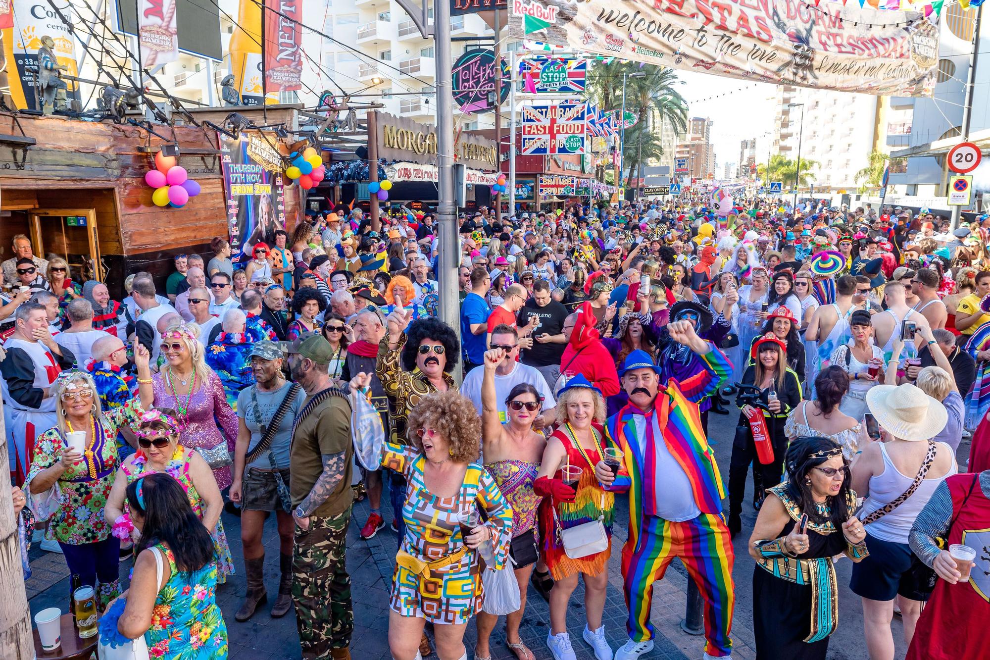 La "Fancy Dress" llena de disfraces Benidorm