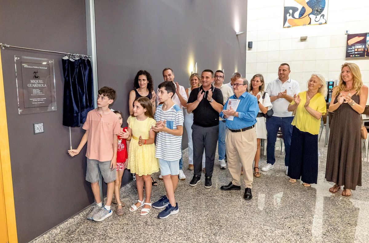 El acto contó con la presencia de los hijos de Miquel Guardiola así como todos sus nietos.