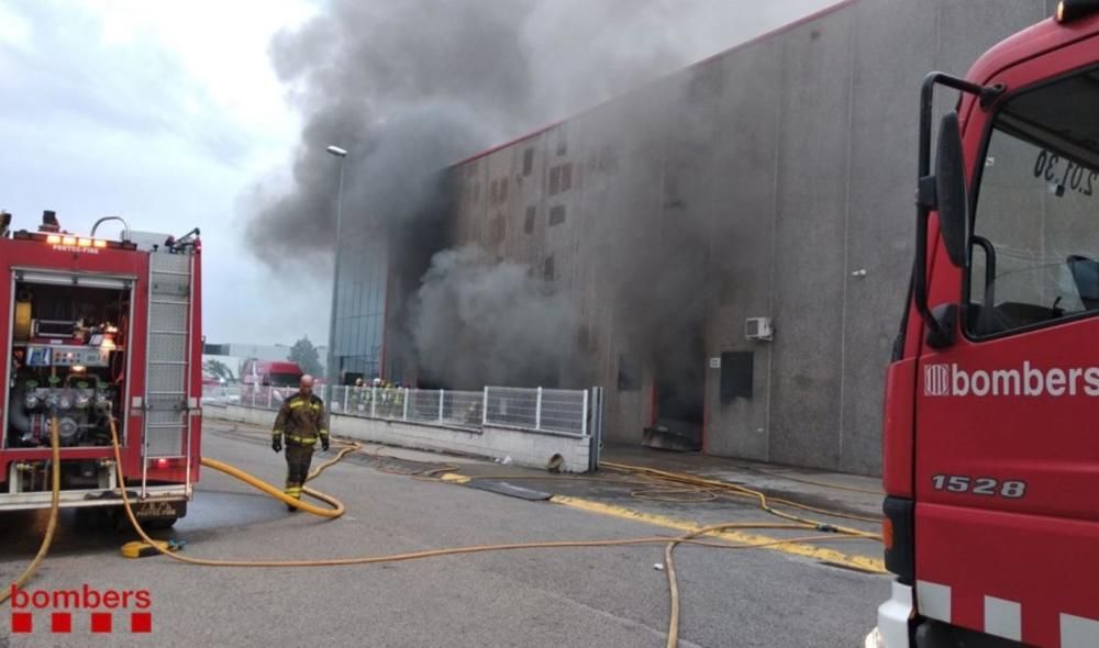 Incendi a la fàbrica de Gas Gas a Salt