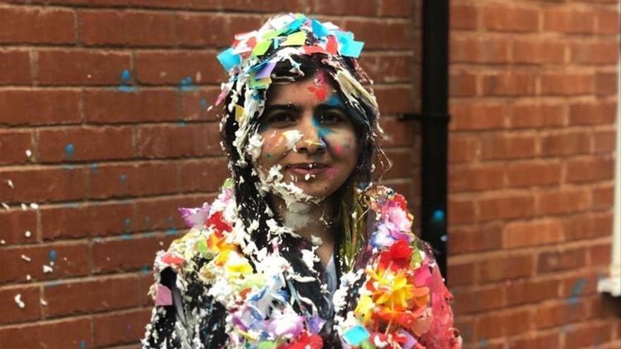 Malala Yousafzai celebra su licenciatura en la Universidad de Oxford