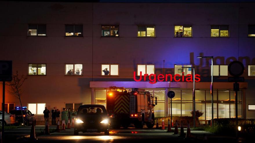 El país vuelve a aplaudir el trabajo de los sanitarios